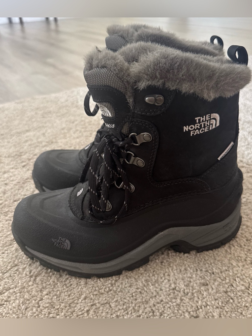 The North Face Black Chilkat 400 Boots Women 7.5 Primaloft IcePick Waterproof
